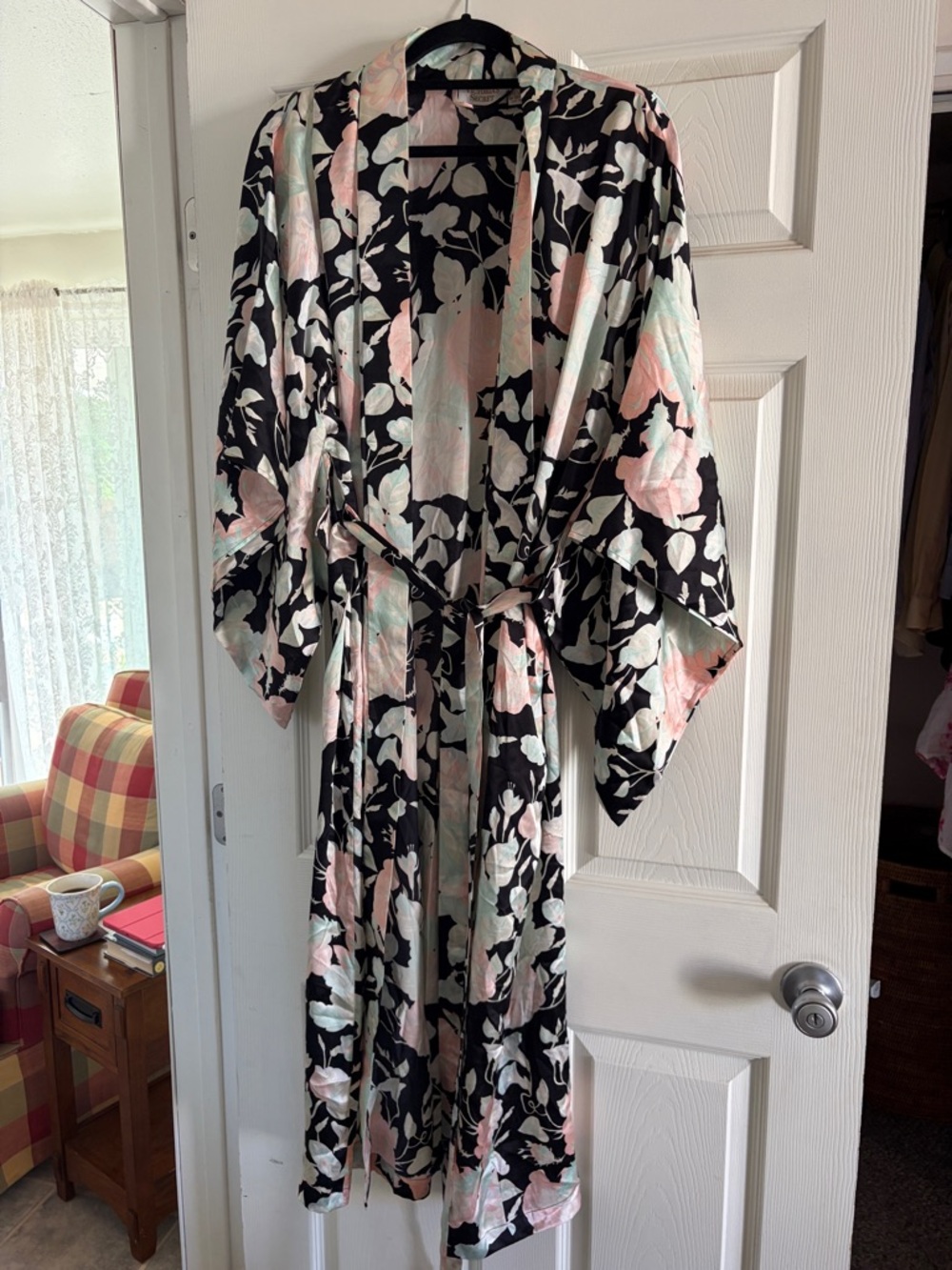 Victoria's Secret Black Floral Print Silk Kimono